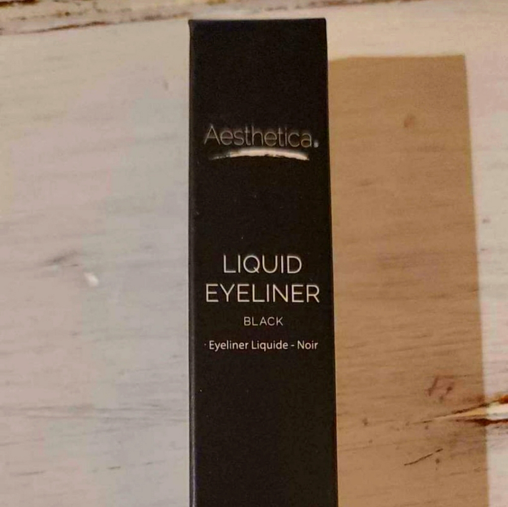 Aesthetica liquid eyeliner
